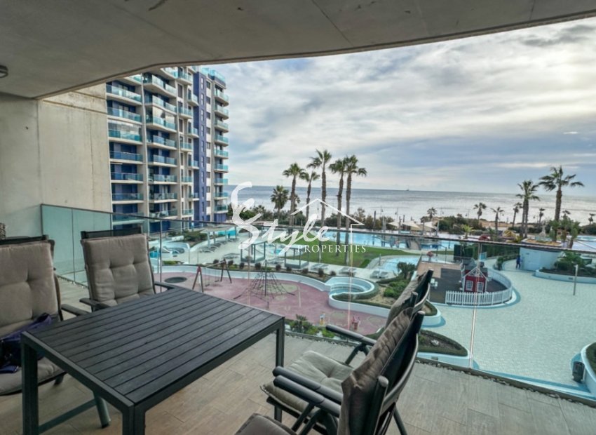 Apartamento en primera linea en venta en Sea Senses, Punta Prima.ID2747