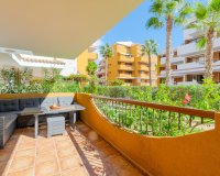 Apartamento en venta en la Entrada, Punta Prima, Orihuela Costa, Costa Blanca. ID2656