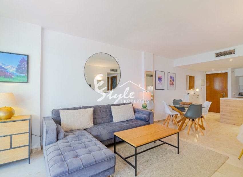 Apartamento en venta en la Entrada, Punta Prima, Orihuela Costa, Costa Blanca. ID2686