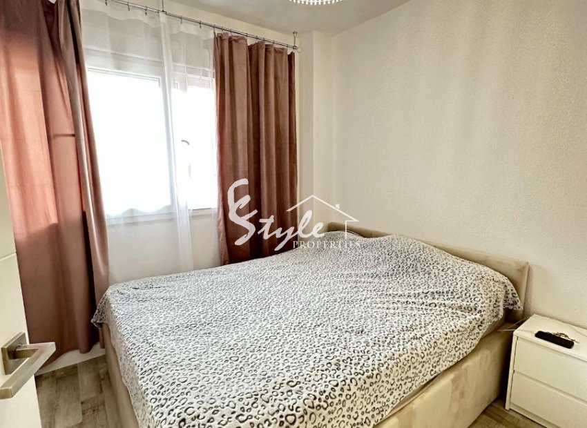 Apartamento moderno con vistas al mar y cerca de la playa en venta en Torrevieja, Costa Blanca, España. ID2433