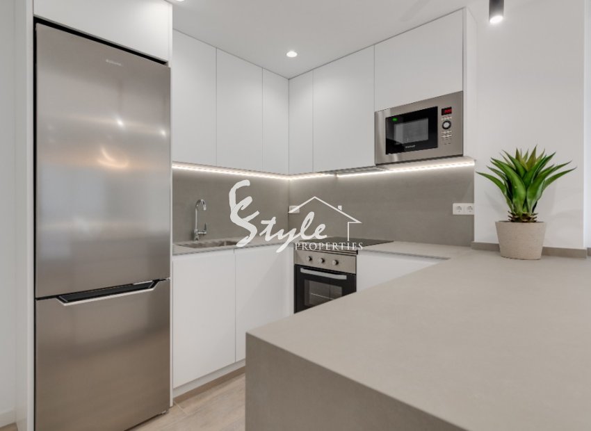 Apartamento nuevo en venta cerca de la playa en Arenales del Sol, Costa Blanca, España.ON1555