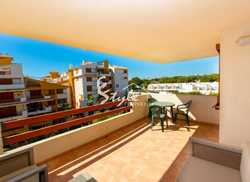 Apartamento para alquiler a corto plazo en comunidad cerrada ¨Parque Recoleta¨ en Punta Prima, Orihuela Costa, Costa Blanca, España. ID103