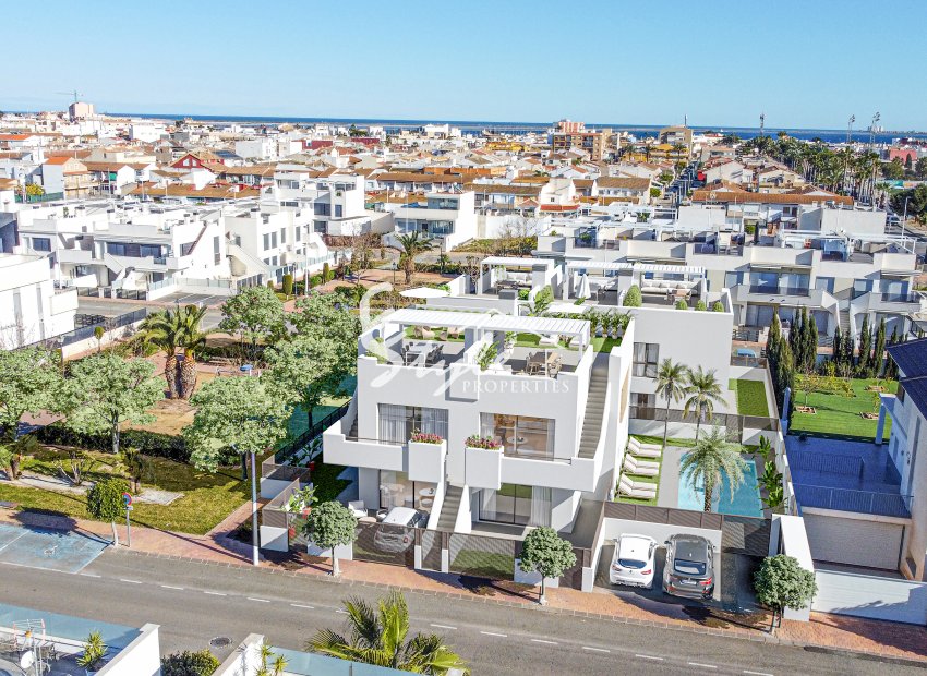 Apartamentos de nueva construcción cerca de la playa en San Pedro del Pinatar, Costa Blanca, España. EN 1670_3