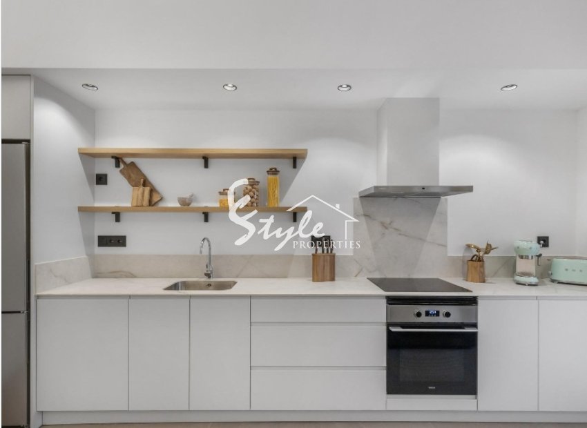 Apartamentos de nueva construcción en planta baja en venta cerca del mar en Torrevieja, Costa Blanca, España ON1901