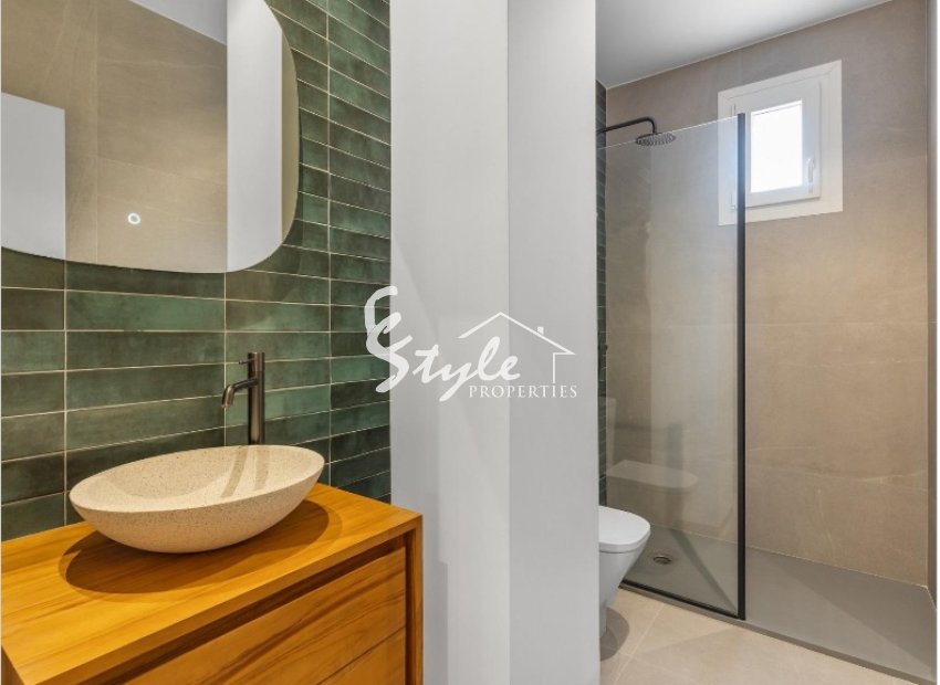 Apartamentos de nueva construcción en planta baja en venta cerca del mar en Torrevieja, Costa Blanca, España ON1901