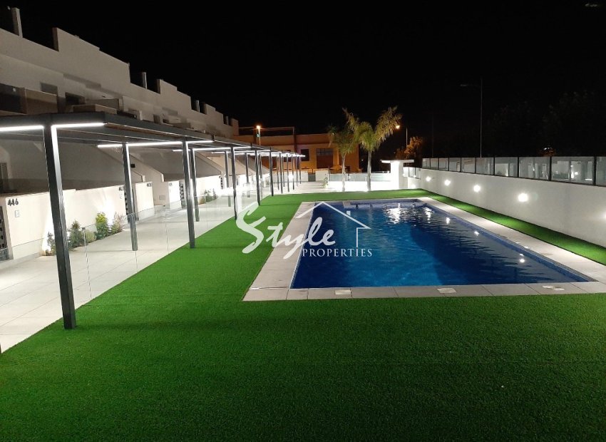 Apartamentos de obra nueva en Pilar de La Horadada, Costa Blanca, España. ON1512_A