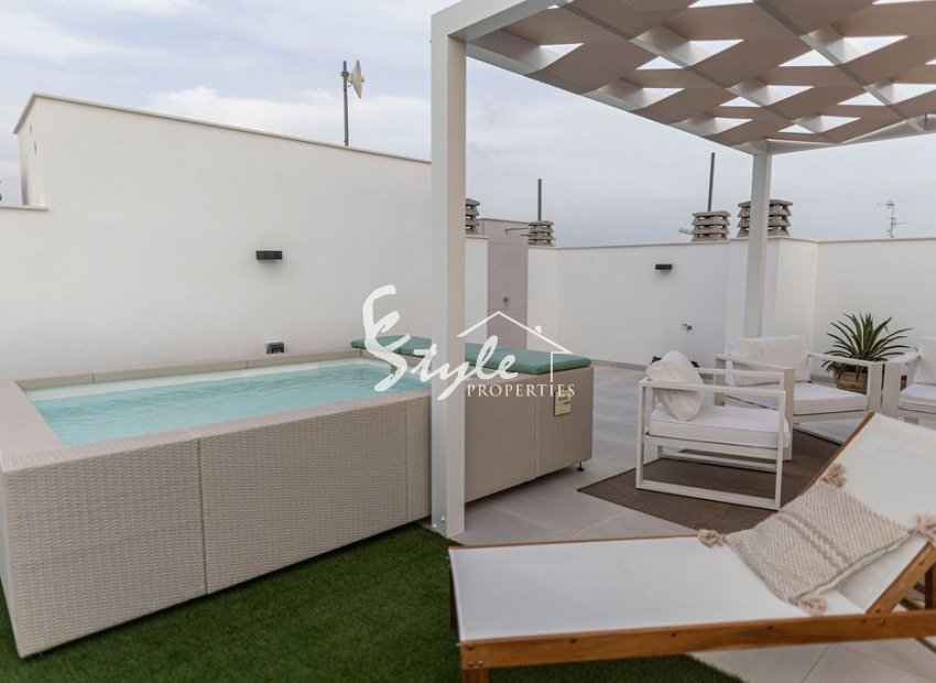 Apartamentos de obra nueva en venta en Pilar de la Horadada, Costa Blanca, España.ON1479_A