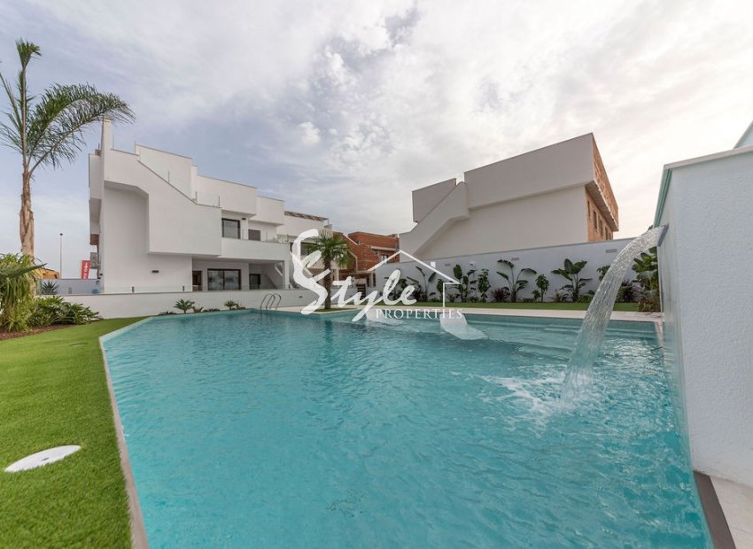 Apartamentos de obra nueva en venta en Pilar de la Horadada, Costa Blanca, España.ON1479_A