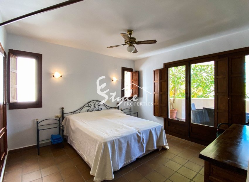 Apartamentos en alquiler cerca del mar en Panorama Park, Punta Prima, Costa Blanca. ID095