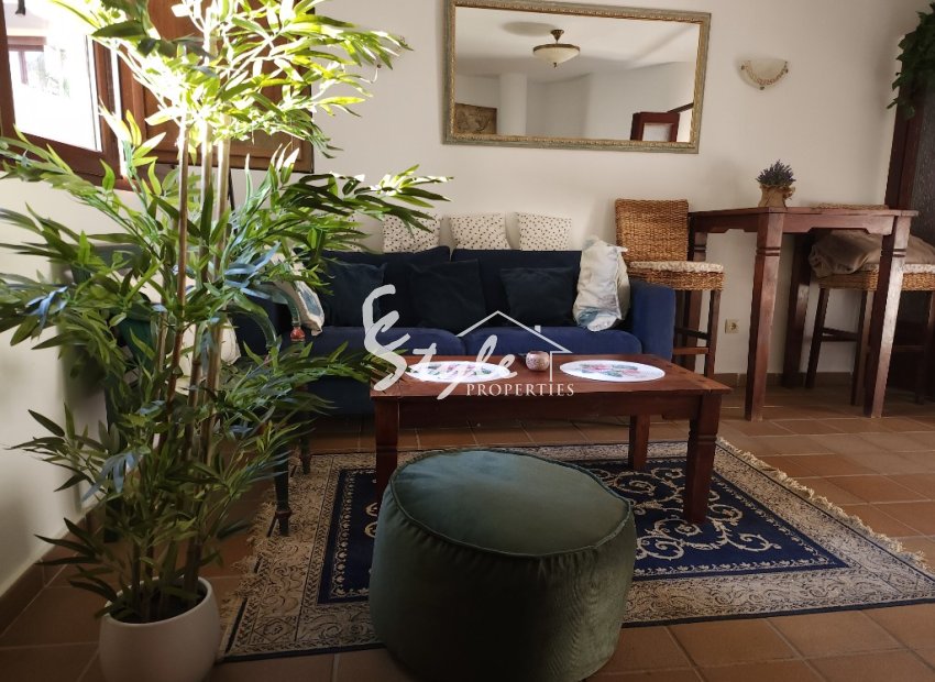 Apartments for rent near the sea in Panorama Park, Punta Prima, Costa Blanca. ID095