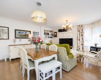 Ático en el centro de Torrevieja con solárium privado y vistas al mar.ID2786