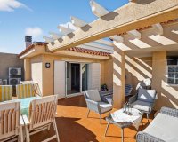 Ático soleado en venta en la urbanización privada de Zenia Mar, Playa Flamenca, Orihuela Costa, España. ID2341