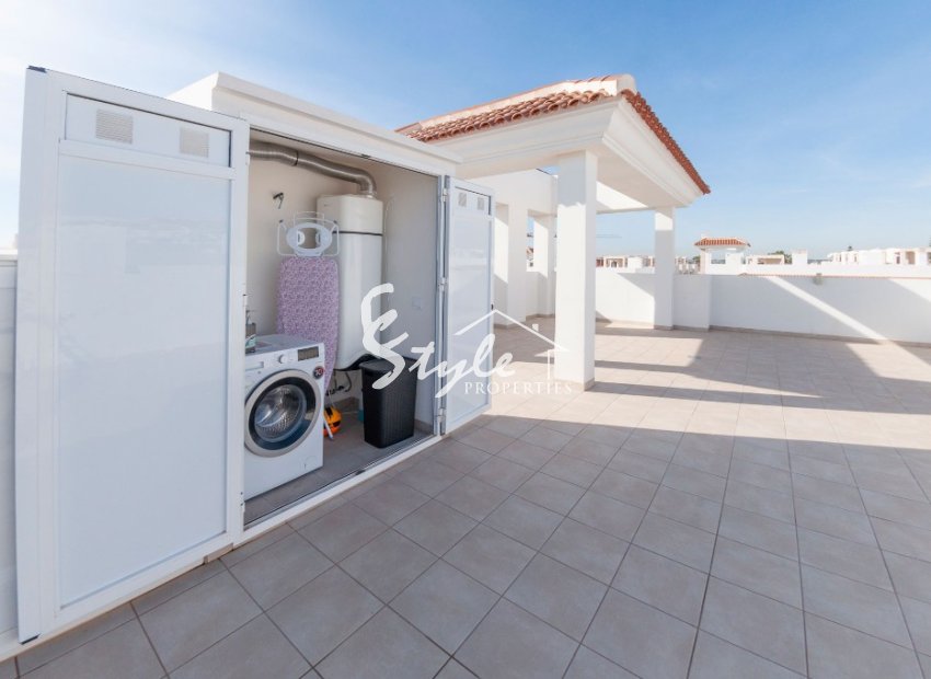 Áticos modernos en venta en Quesada, Costa Blanca Sur, España. ON1645_A