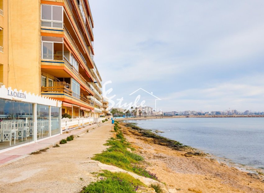 Beachfront Ground Floor Apartment for Sale in Torrevieja – Sea View Property in Spain. ID2714