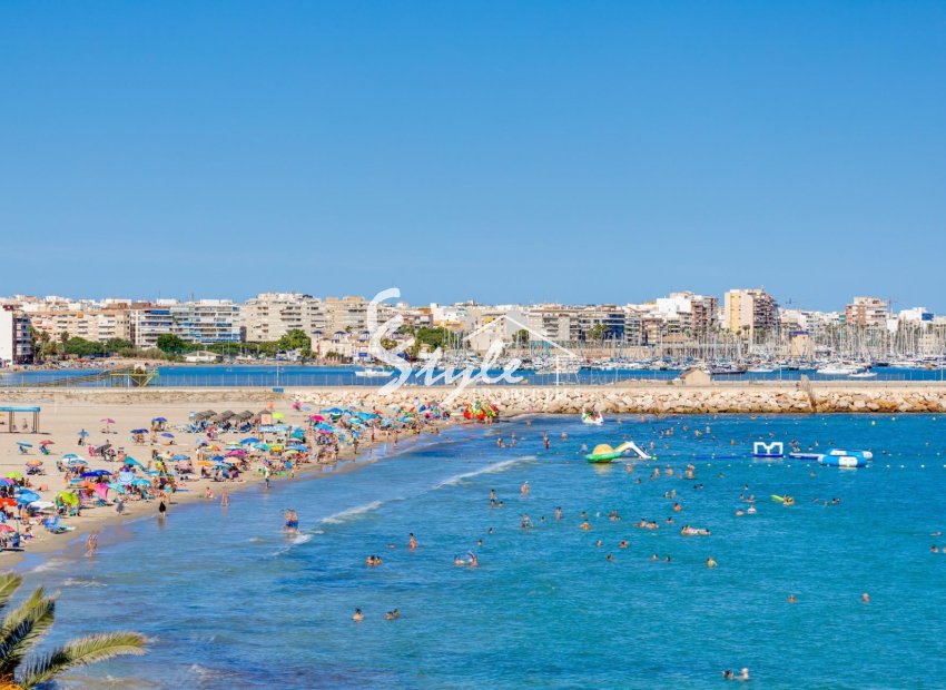 Beachfront Ground Floor Apartment for Sale in Torrevieja – Sea View Property in Spain. ID2714