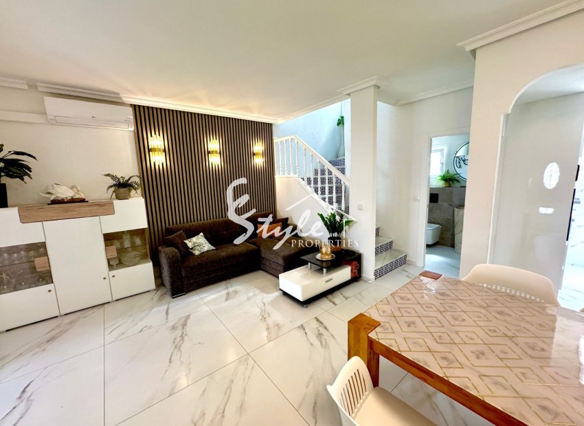 Bungalow Dúplex Reformado en Venta en Parquemar III – 2 Dormitorios, Jardín Privado y Placas Solares. ID2297