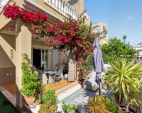 Bungalow en planta baja en venta en Zeniamar VI – Orihuela Costa con piscina y jacuzzi. ID 1454