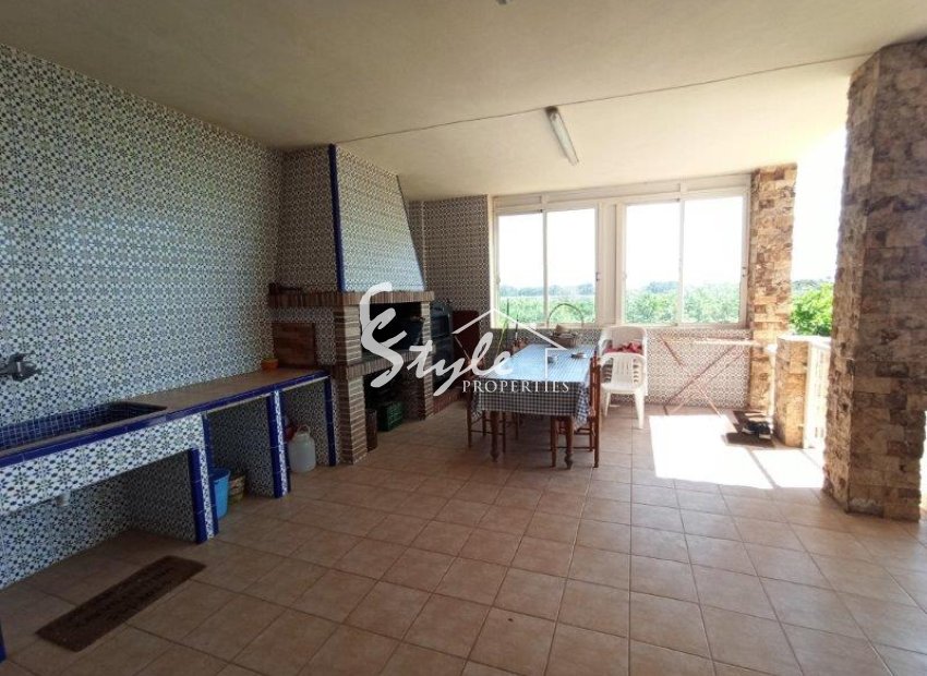 Buy 2-floors country house with large pool in San Miguel de Salinas and close to the beach. ID 4078