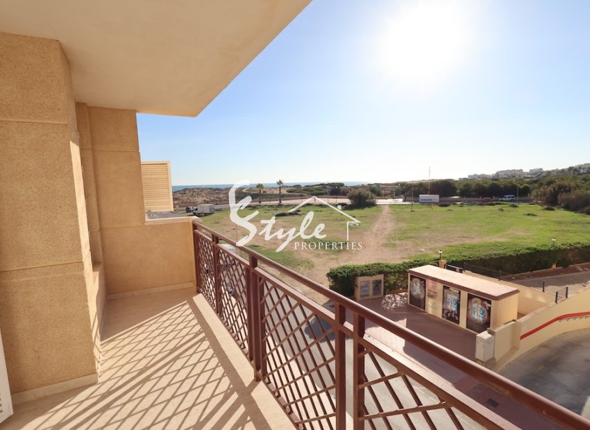 Buy apartment close to the beach in La Mata, Torrevieja. ID 6266
