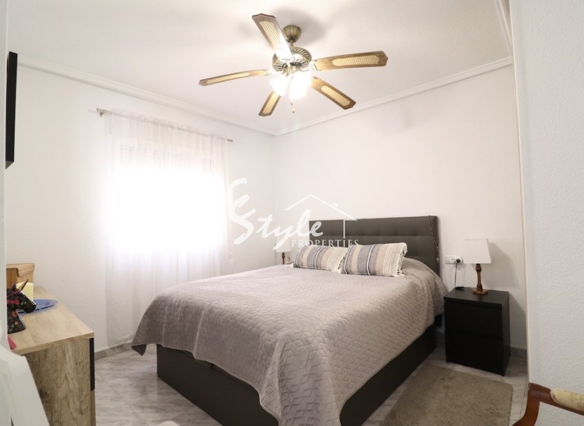 Buy apartment close to the sea in Torrevieja, Costa Blanca, 900 meters from the beach. ID: 4069