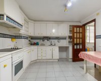 Buy apartment just 100 meters to the beach in Torrevieja, Costa Blanca. ID: 6209