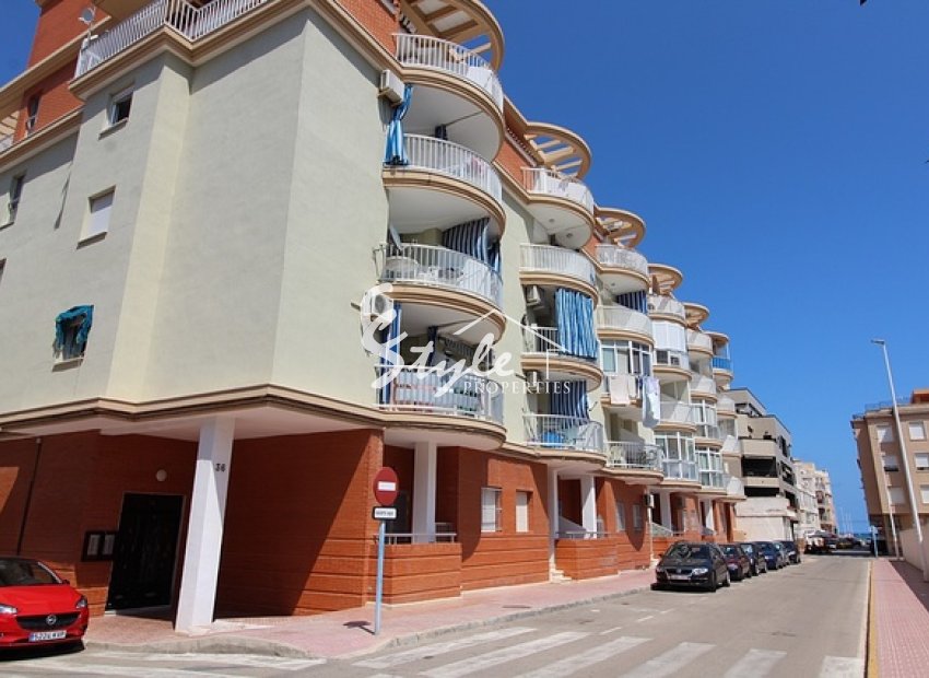 Buy apartment on the beach in La Mata, Torrevieja. ID 4037