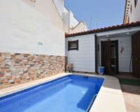 Buy bungalow in Costa Blanca near to the sea in Torrevieja. ID: 4509