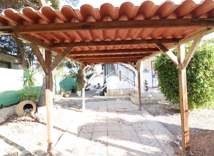 Buy Detached Chalet in La Zenia, close to beaches of Orihuela Costa. ID: 6127