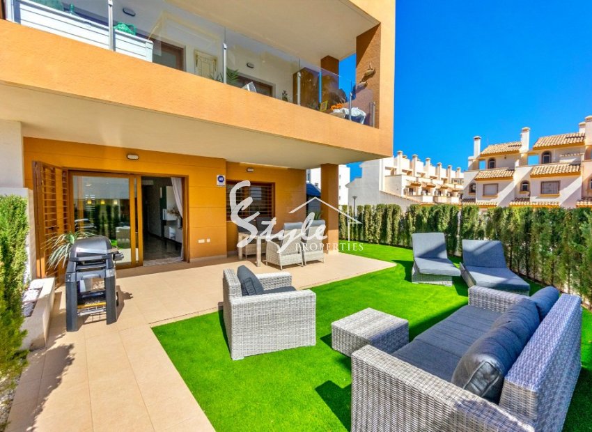 Buy ground floor apartment with large terrace in Costa Blanca close to golf in Villamartin. ID: 6163