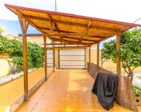 Buy independent chalet with pool and garden in Villamartin close to golf course. ID 6153