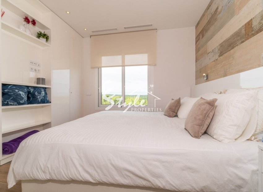 Buy luxury stylish penthouse in Las Colinas Golf & Country Club, Villamartín, Orihuela Costa. id 4705