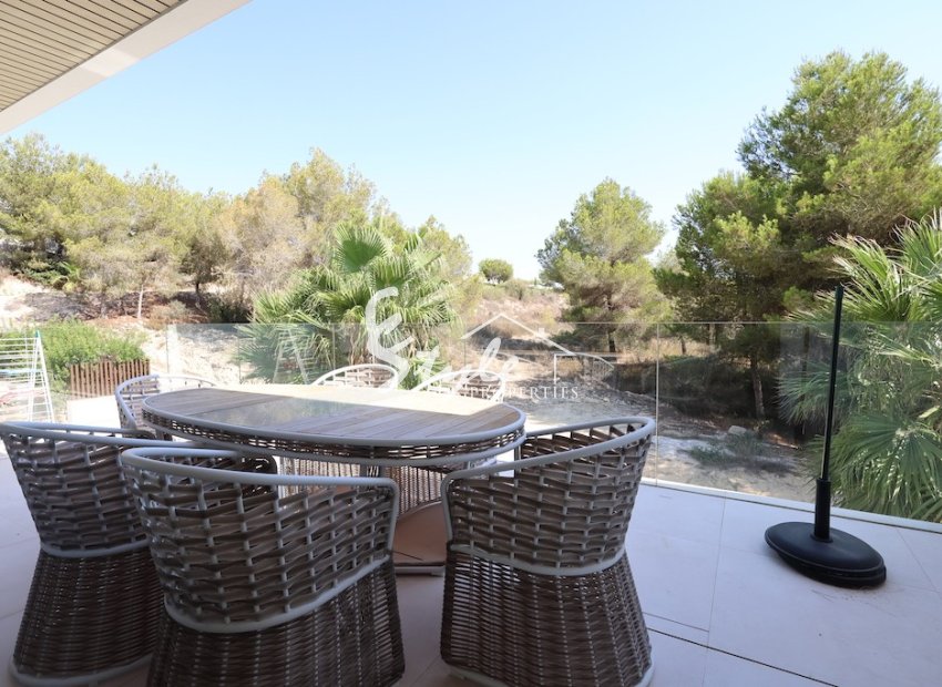 Buy luxury villa with garden and pool, in Las Colinas Golf & Country Club, Villamartín, Orihuela Costa. id 6319