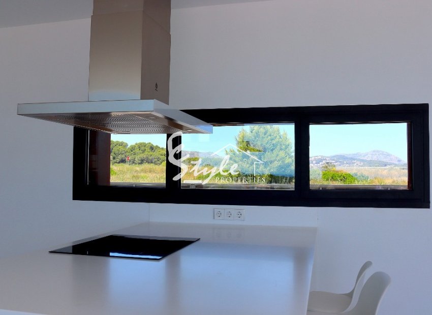 Buy newly built villa in Moraira close to the sea. ID ON1143_43