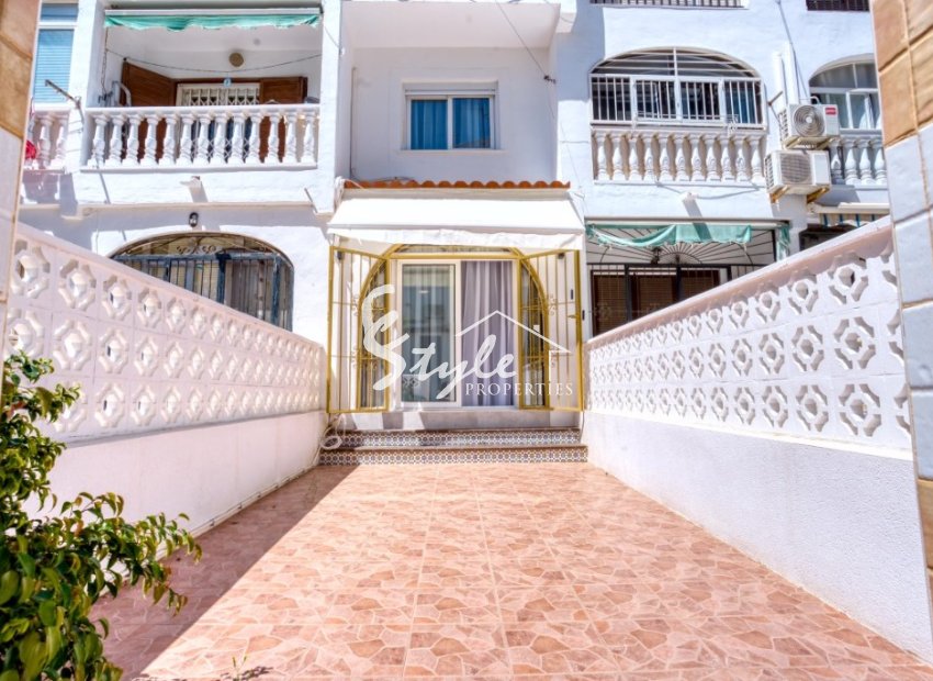 Buy semidetached house with garden and pool in Torrevieja. ID 6342