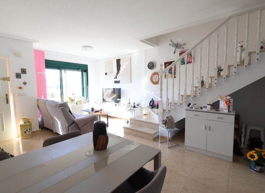 Buy townhouse in Campoamor Golf close to sea. ID 6311