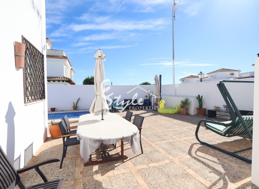 Buy townhouse in Lomas de Campoamor close to sea. ID ST-6357