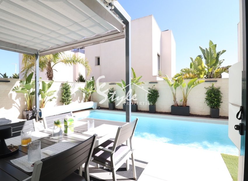 Buy villa in Costa Blanca close to sea in Ciudad Quesada. ID: 6193