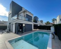 Buy Villa with pool in Costa Blanca close to sea in Lomas de Cabo Roig, Orihuela Costa. ID: 4994