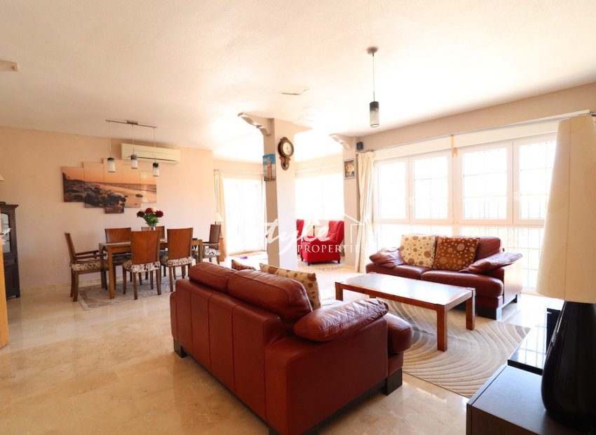 Buy villa with pool in Las Ramblas close to golf. ID 4869