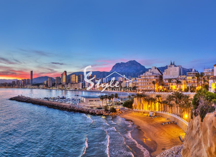 Casas adosadas de obra nueva en Finestrat, Costa Blanca, España. ON1513_A