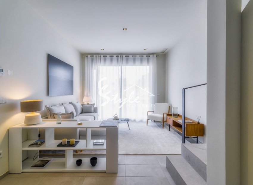 Casas adosadas de obra nueva en Pilar de La Horadada, Costa Blanca, España. ON1483_2