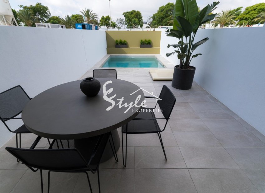 Casas adosadas de obra nueva en Pilar de La Horadada, Costa Blanca, España. ON1483_3