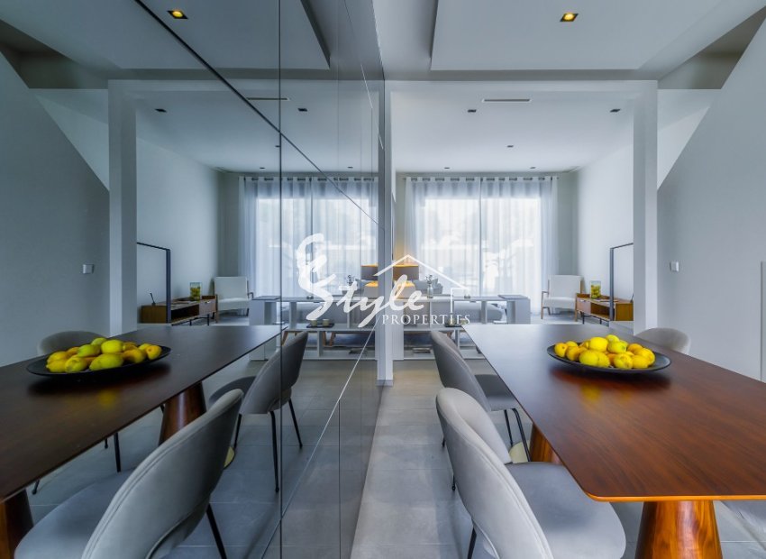 Casas adosadas de obra nueva en Pilar de La Horadada, Costa Blanca, España. ON1483_3