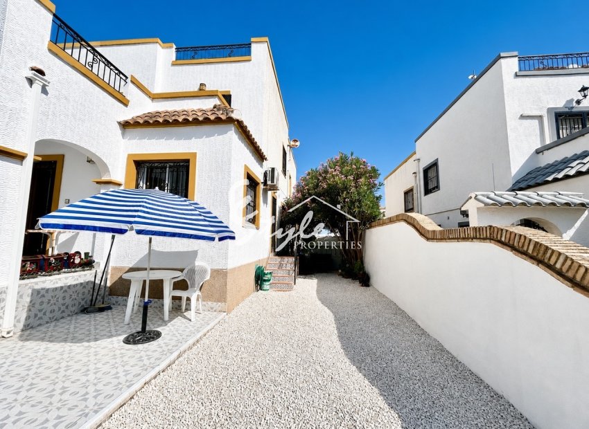 Charming 3-Bedroom Townhouse with Private Solarium in Dream Hills, Orihuela Costa. ID 1474