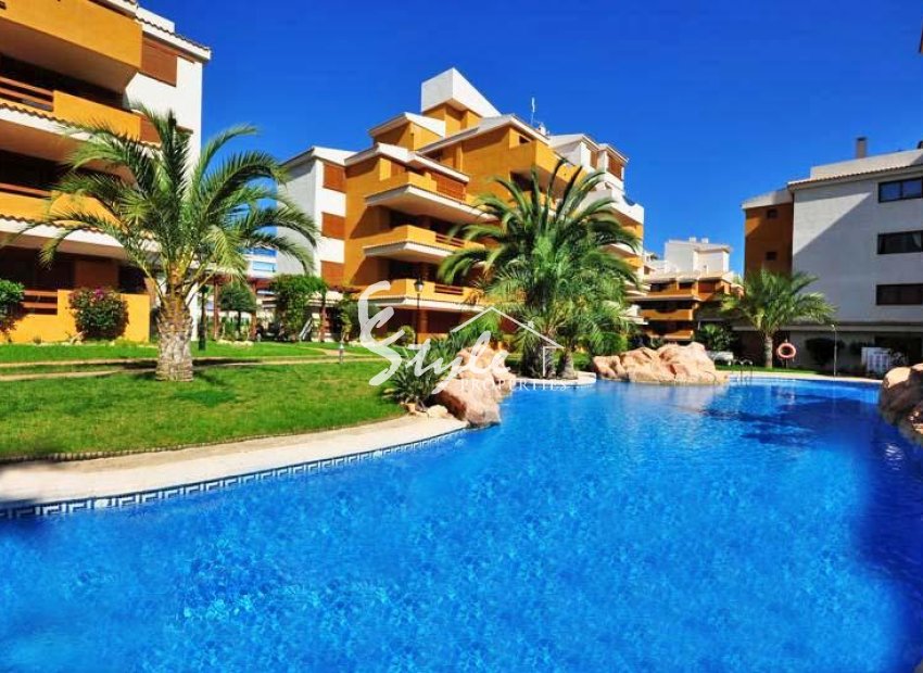 Complejo con piscina