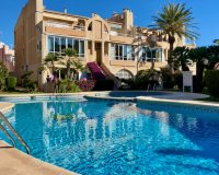 Comprar adosado con jardín y piscina en Los Frutales, Torrevieja, a 200 m de la playa. ID 6141