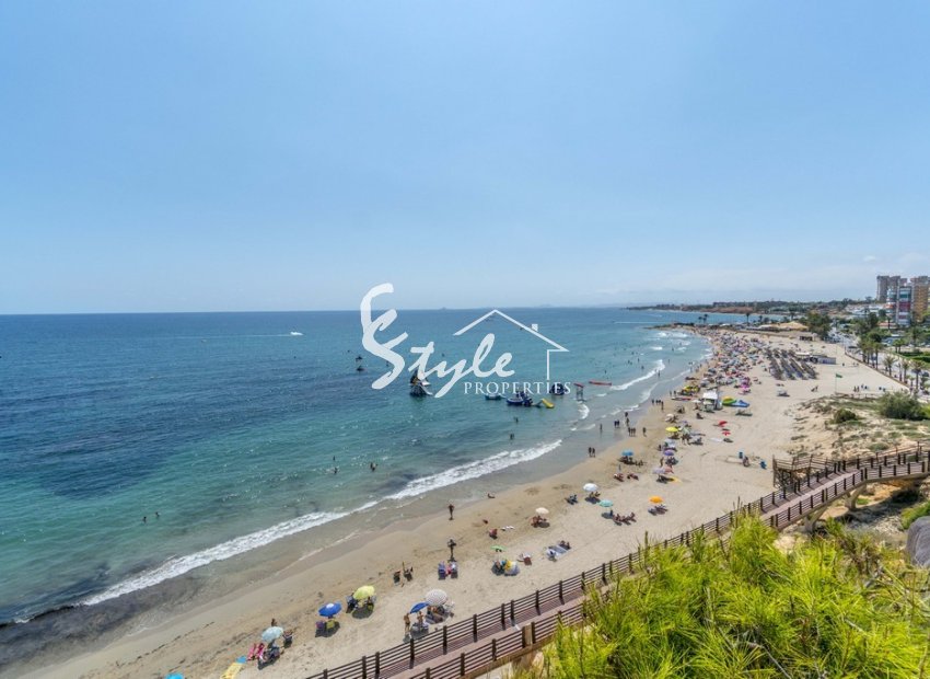 Comprar Apartamento ático con panorámicas vistas al mar en venta en Campoamor, Orihuela Costa. ID: 4725