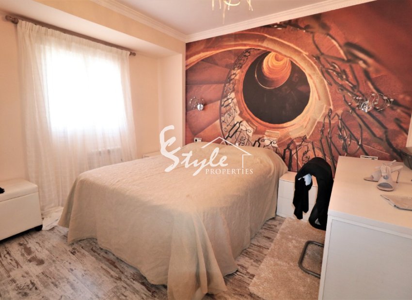 Comprar Apartamento Ático con vistas al mar en Torrevieja a 20m de la Playa de los Naufragos. ID 6173