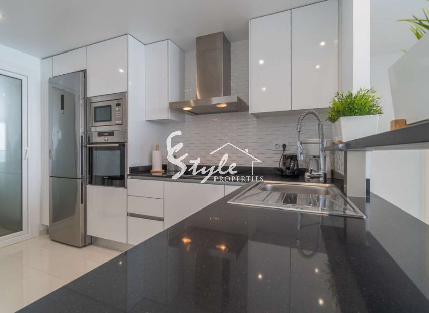 Comprar apartamento cerca del mar en Sea Senses, Punta Prima. ID 4702