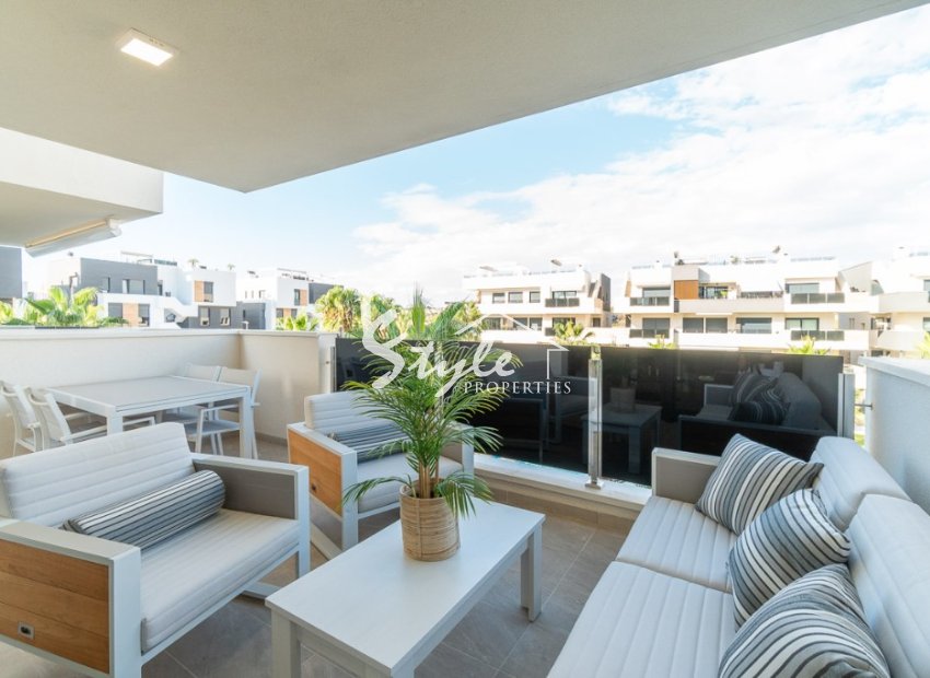 Comprar apartamento con piscina cerca del mar y playas en Amanecer IX, Orihuela Costa. ID: 6325